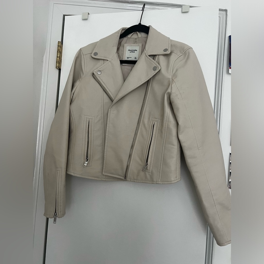 Abercrombie and Fitch faux leather jacket CREAM***